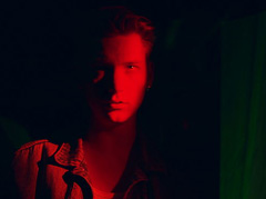 Play-List-Etrangre-3-Thomas-Azier-Red-Eyes