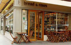 Boire-un-Verre-Bread-and-Roses