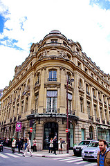 8-La-Pinacotheque-de-Paris