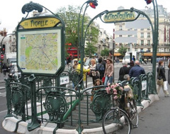 Station-Metro-Pigalle