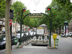 Metro-Philippe-Auguste