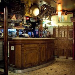 By-Night-La-Folie-en-Tete