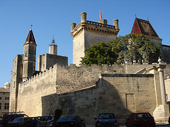 Uzes