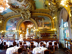 12-Bonne-Table-Le-Train-Bleu