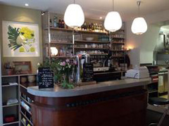 20-Bonne-Table-Felicity-Lemon