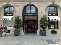 1-Shopping-de-Luxe-Chanel-Place-Vendome