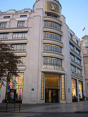 8-Espace-Culturel-Louis-Vuitton